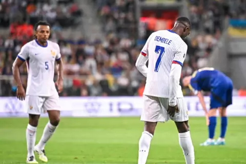  إصابة ديمبيلي تفجر أزمة بين باريس سان جيرمان ومنتخب فرنسا